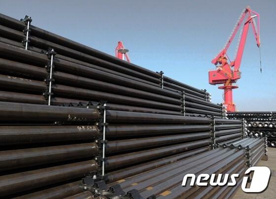 본문 이미지 - 철강 파이프. ⓒ AFP=뉴스1