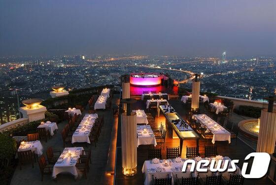 본문 이미지 - 방콕 레부아 앳 스테이트 타워.(익스피디아 제공)ⓒNews1travel