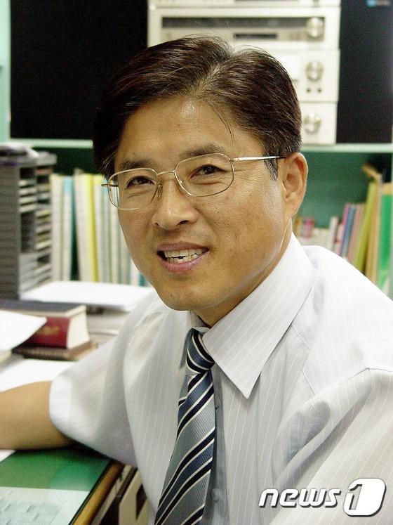 본문 이미지 - 한국곤축학상을 수상한 국립 경상대 박정규 교수ⓒ News1