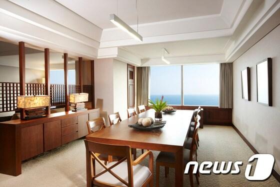 본문 이미지 - 해운드그랜드호텔 스위트룸(해운대그랜드호텔 제공) 2016.4.27/뉴스1 ⓒ News1