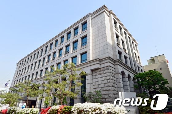 본문 이미지 - 25일 오후 서울 서초구 서초동 서울지방변호사회 모습. ⓒ 뉴스1 임경호 기자