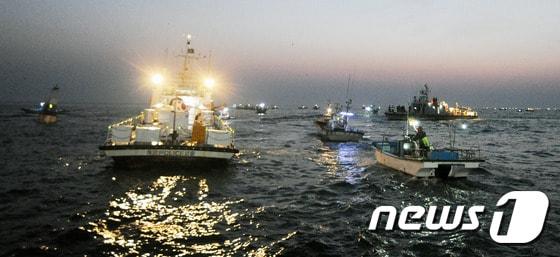 본문 이미지 -   경북도가 기후변화에 대응해 ‘어업 대전환'에 나선다.사진은 강원 고성군 앞바다./뉴스1