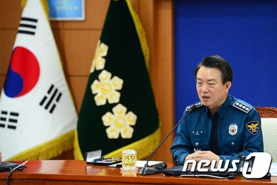 본문 이미지 - 강신명 경찰청장. 2016.4.8/뉴스1 ⓒ News1 임세영 기자