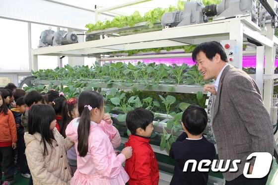 본문 이미지 - 노원-삼육 에코팜센터 견학(노원구 제공)ⓒ News1