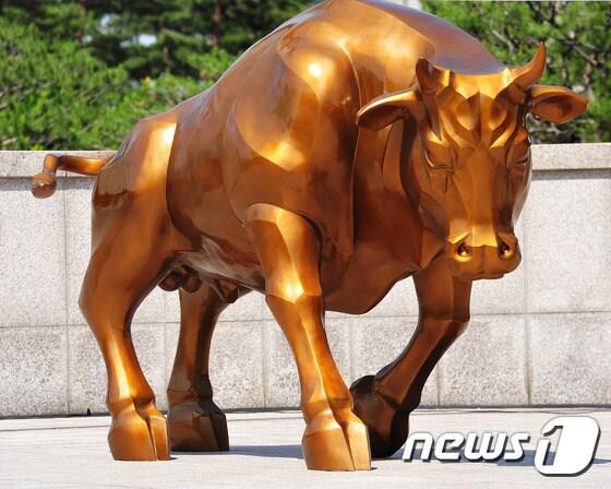 본문 이미지 - 건국대학교는 창학 85주년·개교 70주년을 기념하는 '제2황소상'을 조성했다고 밝혔다. (건국대 제공) ⓒ News1