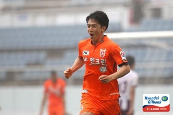 본문 이미지 - 제주 미드필더 송진형이 UAE 알 샤르자로 이적한다. (한국프로축구연맹 제공) ⓒ News1