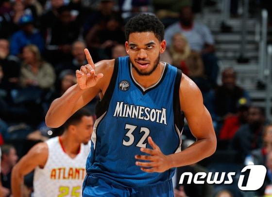 본문 이미지 - 미네소타 팀버울브스의 칼-앤서니 타운스. /AFP=뉴스1 ⓒ News1