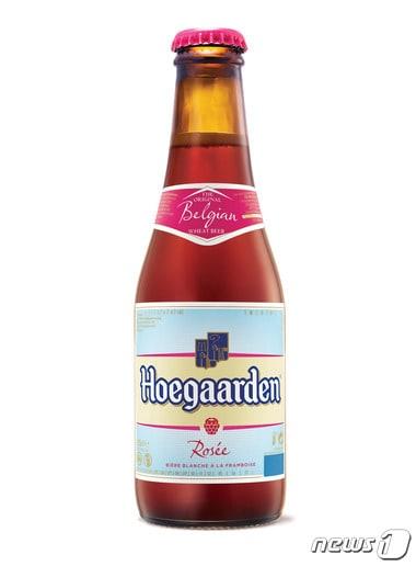본문 이미지 - ⓒ News1 오비맥주가 여름 성수기를 앞두고 국내 맥주시장에 '호가든 로제(Hoegaarden Ros&eacute;e)' 250ml 병제품을 출시한다.