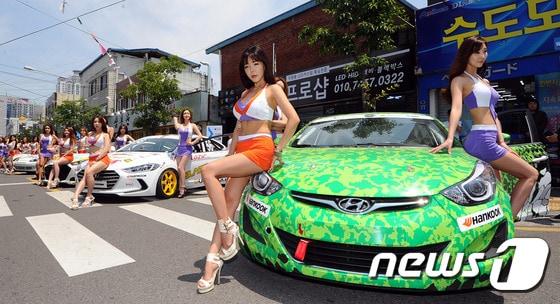 본문 이미지 - '2024 대구스트리트모터페스티벌'이 오는 28일 중구 남산동 자동차부속골목에서 열린다. (사진은 기사 내용과 무관함) .2016.5.22/뉴스1 ⓒ News1 DB