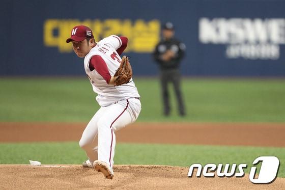 본문 이미지 - 넥센 히어로즈 오른손 언더핸드 신재영. (넥센 히어로즈 제공). ⓒ News1
