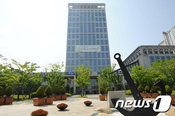 본문 이미지 - 부산 시청사. 2016.5.30/뉴스1 ⓒ News1 박기범 기자