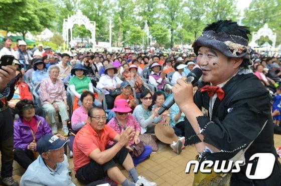 본문 이미지 - 2016년 음성품바축제 모습. (자료사진) ⓒ News1
