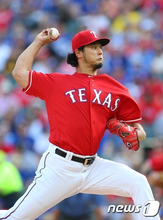 본문 이미지 - 텍사스 레인저스에서 LA 다저스로 트레이드된 다르빗슈 유(31).ⓒ AFP=뉴스1