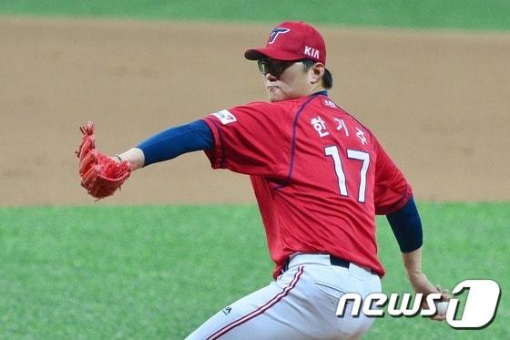 본문 이미지 - KIA 타이거즈에서 삼성 라이온즈로 이적한 한기주. /뉴스1 DB ⓒ News1 민경석 기자