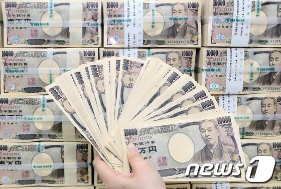 본문 이미지 - 엔화 지폐/2016.6.16/뉴스1 ⓒ News1 박세연 기자