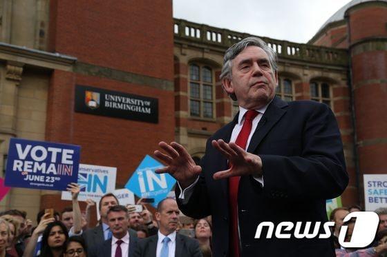 본문 이미지 - 고든 브라운 전 영국 총리가 22일 &#40;현지시간&#41; 버밍엄서 브렉시트 반대 운동인 &#39;유럽 안에서 더 강한 영국&#39; 선거운동에서 EU잔류를 지지하는 연설을 하고 있다.ⓒ AFP=뉴스1 ⓒ News1 우동명 기자