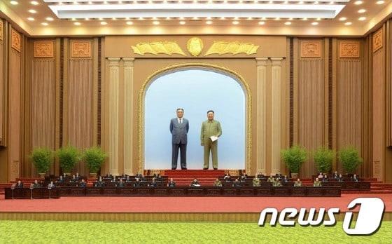 본문 이미지 - 북한이 지난달 29일 제13기 제4차 최고인민회의를 열었다. (노동신문) ⓒ News1