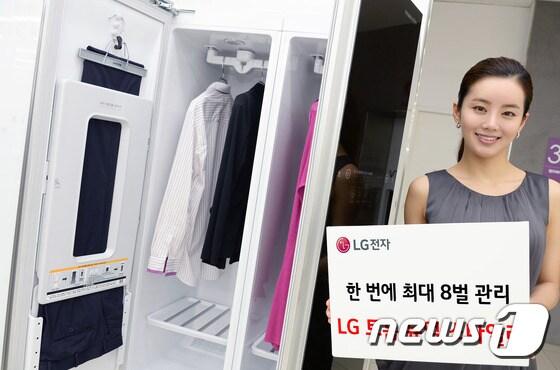 본문 이미지 - LG전자가 새로 출시한 LG 듀얼 스타일러. (LG전자 제공)ⓒ News1