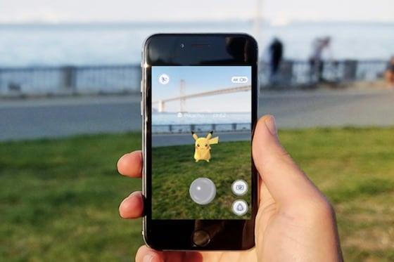 본문 이미지 - 닌텐도의 스마트폰 게임 어플리케이션 '포켓몬 고(Pokemon Go)'. (유튜브 갈무리)