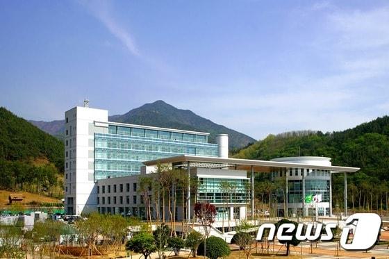 본문 이미지 - 사천시는 오는 22일부터 삼천포∼사천∼ 김해를 오가는 시외버스 노선을 신설 운영한다ⓒ News1