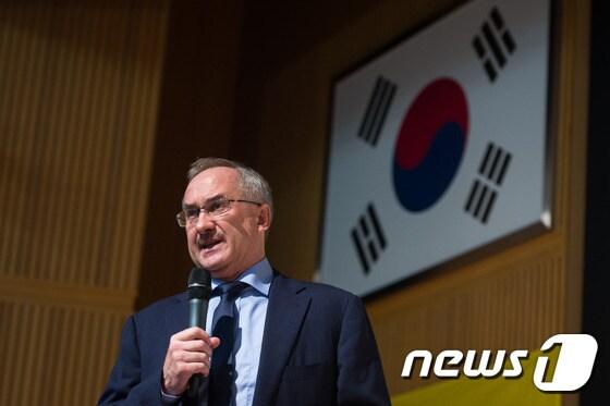 본문 이미지 - 울리 슈틸리케 축구 국가대표팀 감독. ⓒ News1 유승관 기자