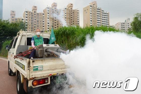 본문 이미지 - 지카 바이러스 방역작업(자료사진)ⓒ News1 