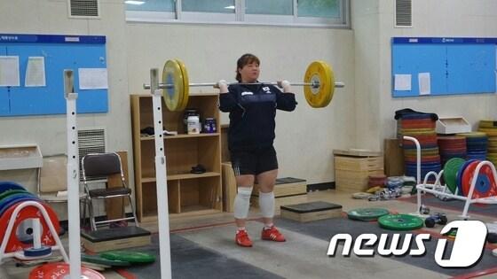본문 이미지 - 여자 역도 중량급의 간판 손영희. ⓒ News1