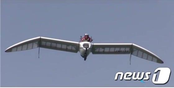 본문 이미지 - 영화 '바람계곡의 나우시카'에 등장하는 비행장치 '메베'를 모델로 한 경비행기 M-02J. ⓒ News1