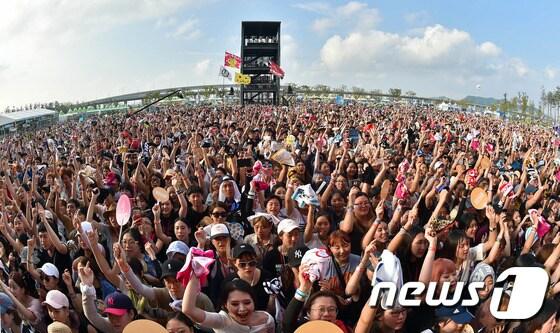 본문 이미지 - 2016년 인천 펜타포트 락 페스티벌 모습. 뉴스1DB