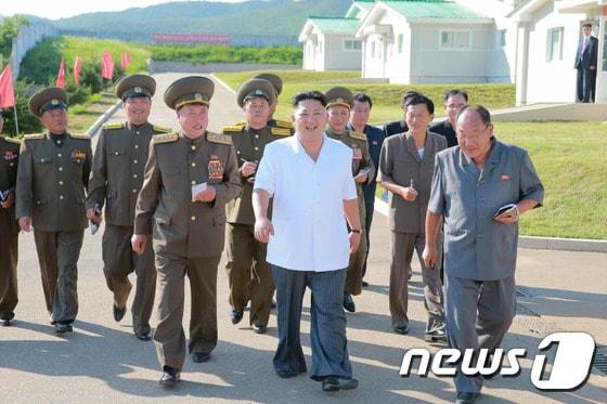 본문 이미지 - 북한 김정은 노동당 위원장 겸 국무위원장. (노동신문) 2016.8.18/뉴스1 ⓒ News1 추연화 기자