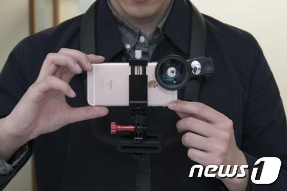 본문 이미지 - 개인방송과 1인미디어가 폭발적으로 증가하는 가운데 관련 장비도 속속 나타나고 있다. ⓒ My Pove