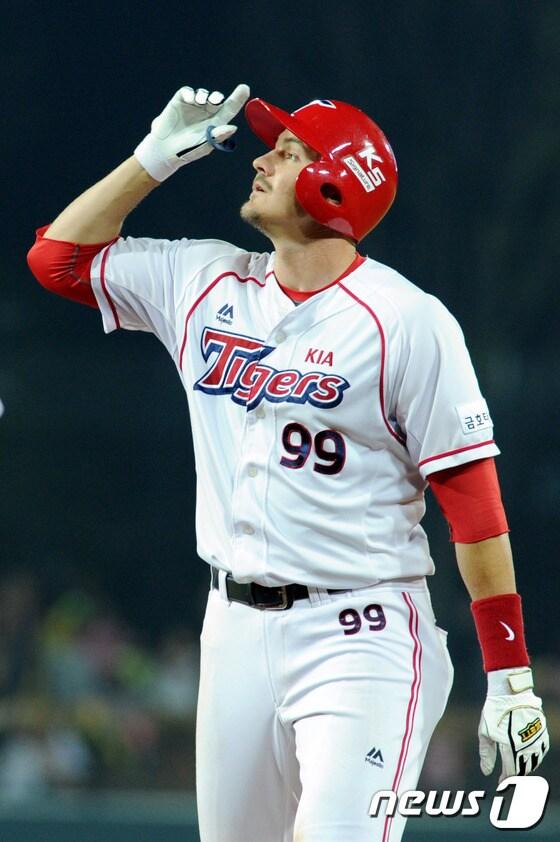 본문 이미지 - KIA 타이거즈 브렛 필. 2016.8.31/뉴스1 ⓒ News1 황희규 기자