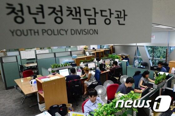 본문 이미지 - 서울시청 청년정책담당관 사무실. 2016.8.4/뉴스1 ⓒ News1 임세영 기자
