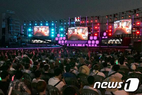 본문 이미지 - 지난해 11월 부산에서 열렸던 오버워치 게임행사.