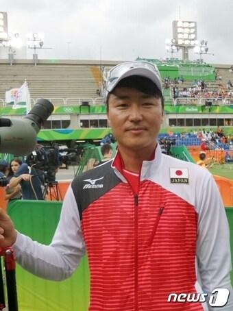 본문 이미지 - 리우데자네이루 양궁장에서 만난 일본 양궁 대표팀의 김청태 감독. / 뉴스1 ⓒ News1