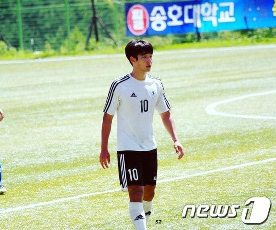 본문 이미지 - 송호대학교 축구부 이재건 학생(송호대 제공).2016.8.9/뉴스1 ⓒ News1