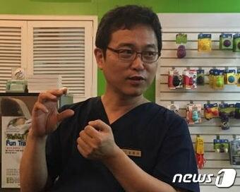 본문 이미지 - 김광식 위드펫동물병원장은 10일 <뉴스1>과의 인터뷰에서 '반려견이 사람과 조화로운 삶을 살기 위해선 사회화 교육이 반드시 필요하다'고 강조했다. ⓒ News1