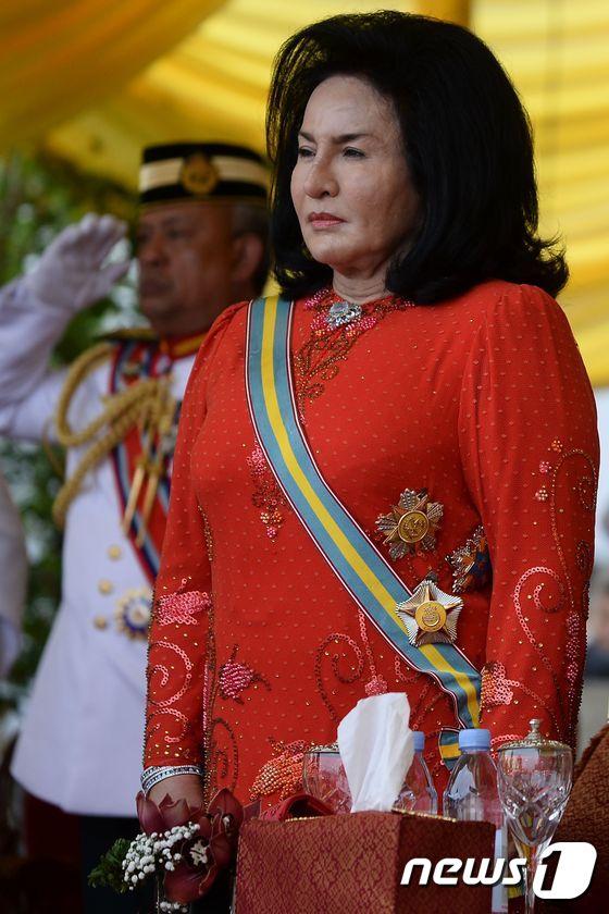본문 이미지 -  나집 총리의 부인 로스마 만소르. ⓒ AFP=뉴스1