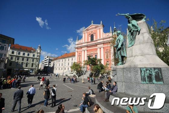 본문 이미지 - 프레세레노브 광장(사진제공=슬로베니아 관광청)ⓒ News1