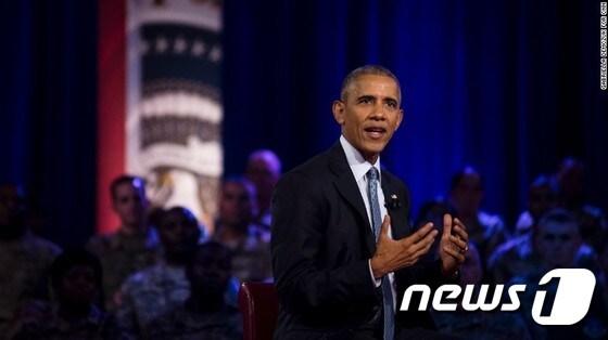 본문 이미지 - 버락 오바마 미국 대통령은 28일(현지시간) 버지니아주 포트리에서 군관계자들과 타운홀 미팅을 가졌다.[출처=cnn]ⓒ News1
