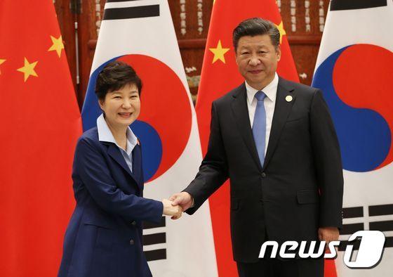 한중정상, 사드 기본 입장 교환…朴, 한미중 등 전략소통 제안 - 뉴스1