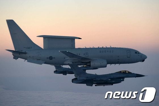 본문 이미지 - E-737 '피스아이' 항공통제기. (합동참모본부 제공) 2017.1.1/뉴스1