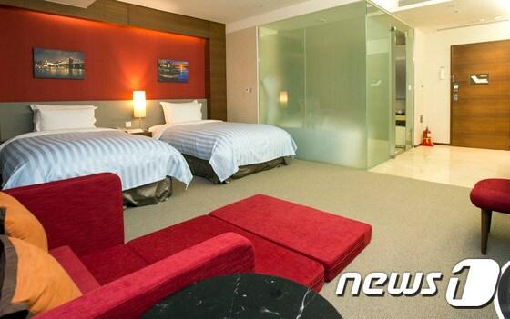 본문 이미지 - 강원 정선 강원랜드 컨벤션호텔 가족 전용 객실. (강원랜드 제공) 2017.1.11/뉴스1 ⓒ News1 하중천 기자