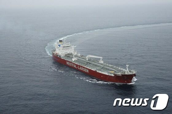 본문 이미지 - 현대미포조선 석유화학제품 운반선 '린단거'호. ⓒ News1