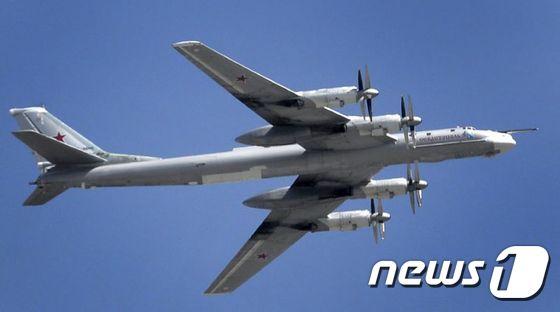 본문 이미지 - 러시아 공군이 운용 중인 투폴레프(Tu)-25 폭격기(자료사진) ⓒ AFP=뉴스1