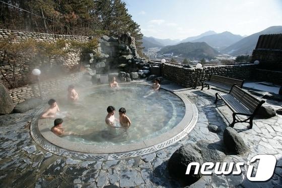 본문 이미지 - 충북 충주시 수안보온천 노천탕.ⓒ News1