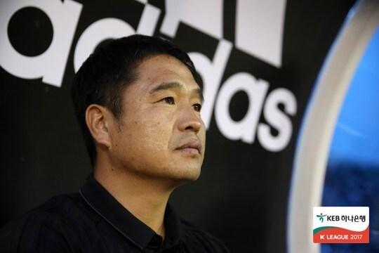 본문 이미지 - 10일 심장마비로 세상을 떠난 조진호 부산 아이파크 감독(한국프로축구연맹 제공) ⓒ News1