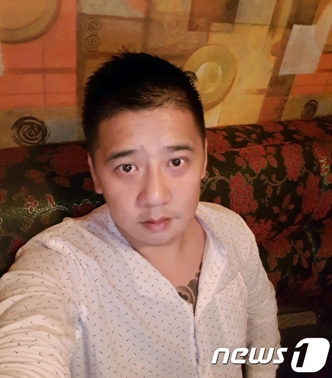 본문 이미지 - '어금니 아빠' 이영학. 서울지방경찰청은 12일 여중생 딸 친구를 살해하고 시신을 유기한 혐의를 받는 이영학(35)의 이름과 얼굴 등 신상을 공개하기로 결정했다.(SNS)2017.10.12/뉴스1 ⓒ News1 최동현 기자