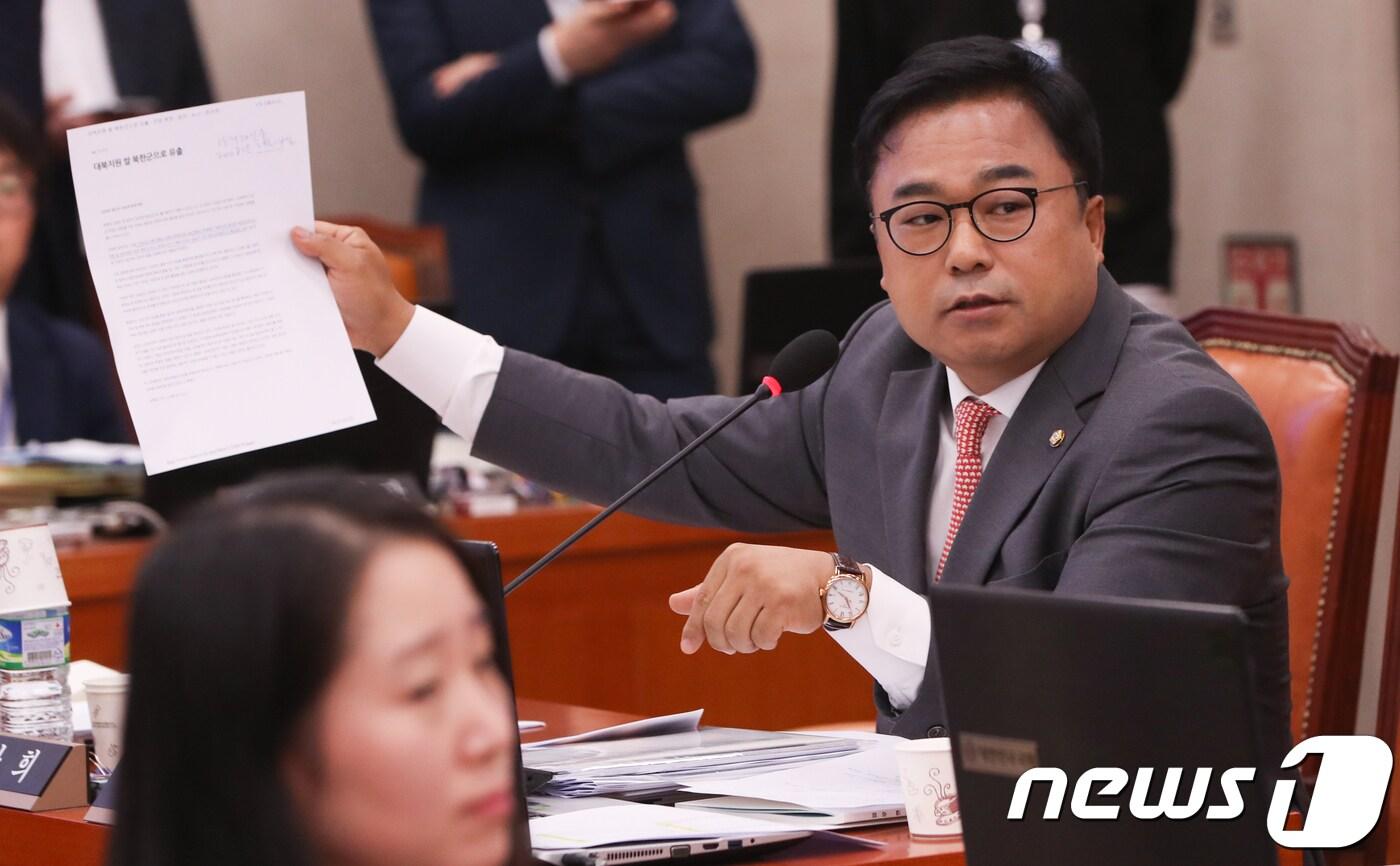 본문 이미지 - 권석창 자유한국당 의원 2017.10.12/뉴스1 ⓒ News1 허경 기자