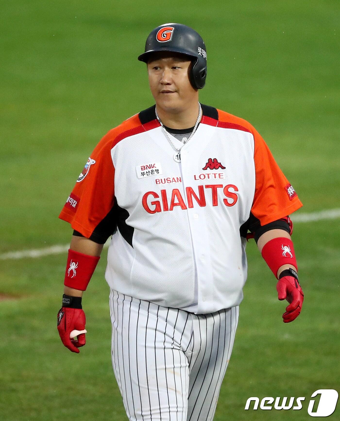 본문 이미지 - 프로야구선수협회가 이대호의 차기 회장 내정설에 대해 공식 부인했다. // 뉴스1 ⓒ News1 이승배 기자